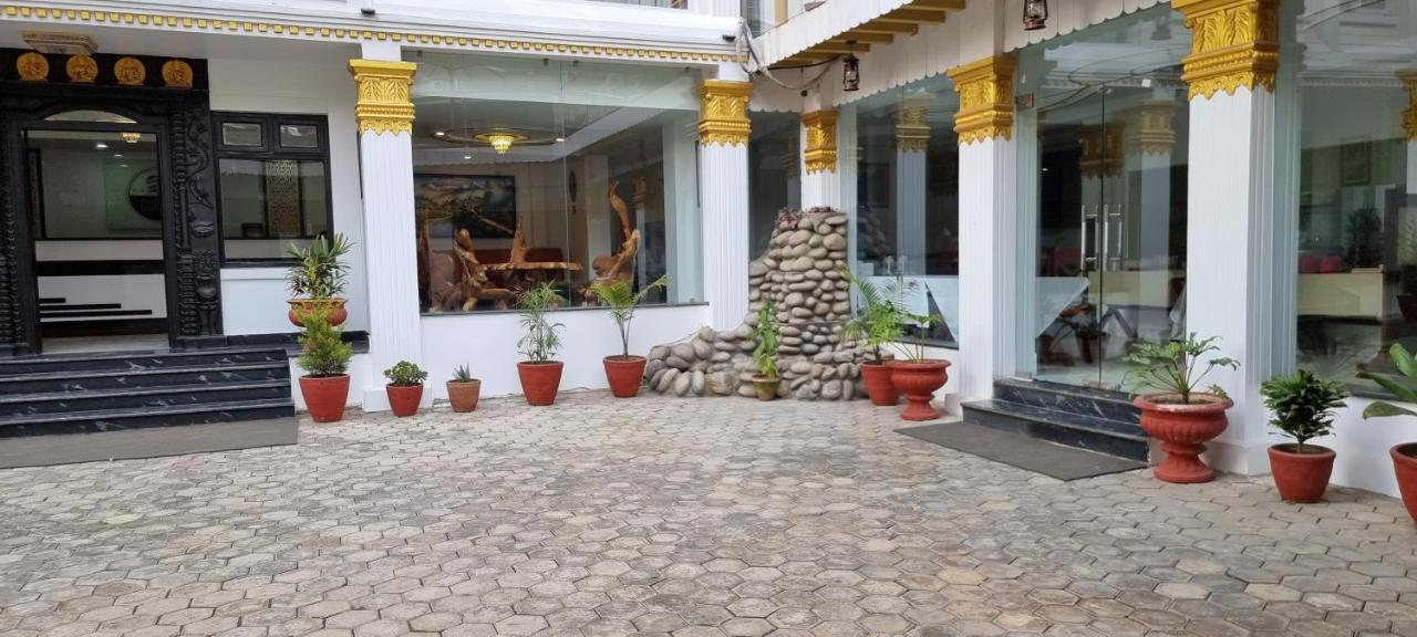 Durbar Hotel&Residence Katmandú Exterior foto