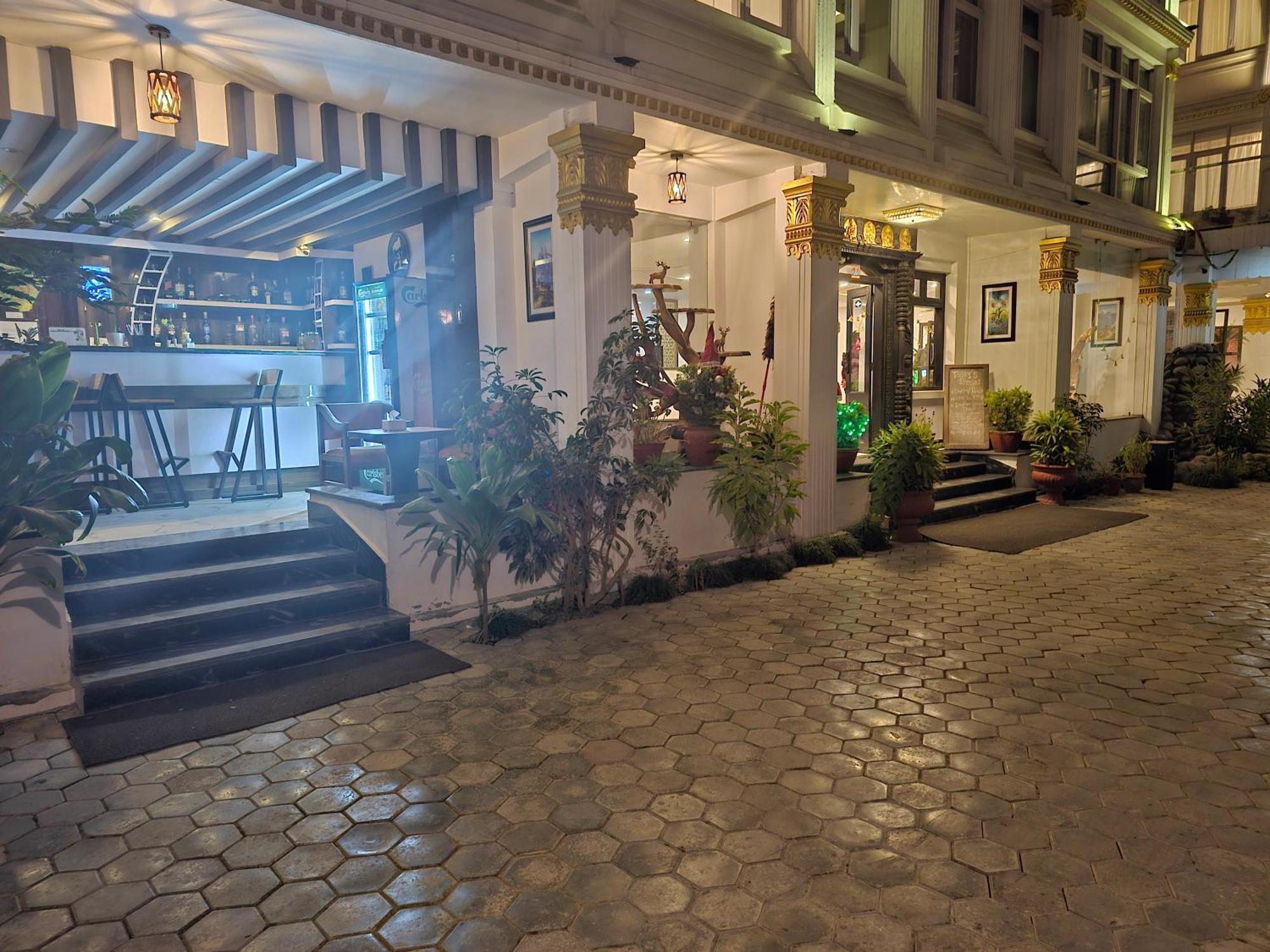 Durbar Hotel&Residence Katmandú Exterior foto