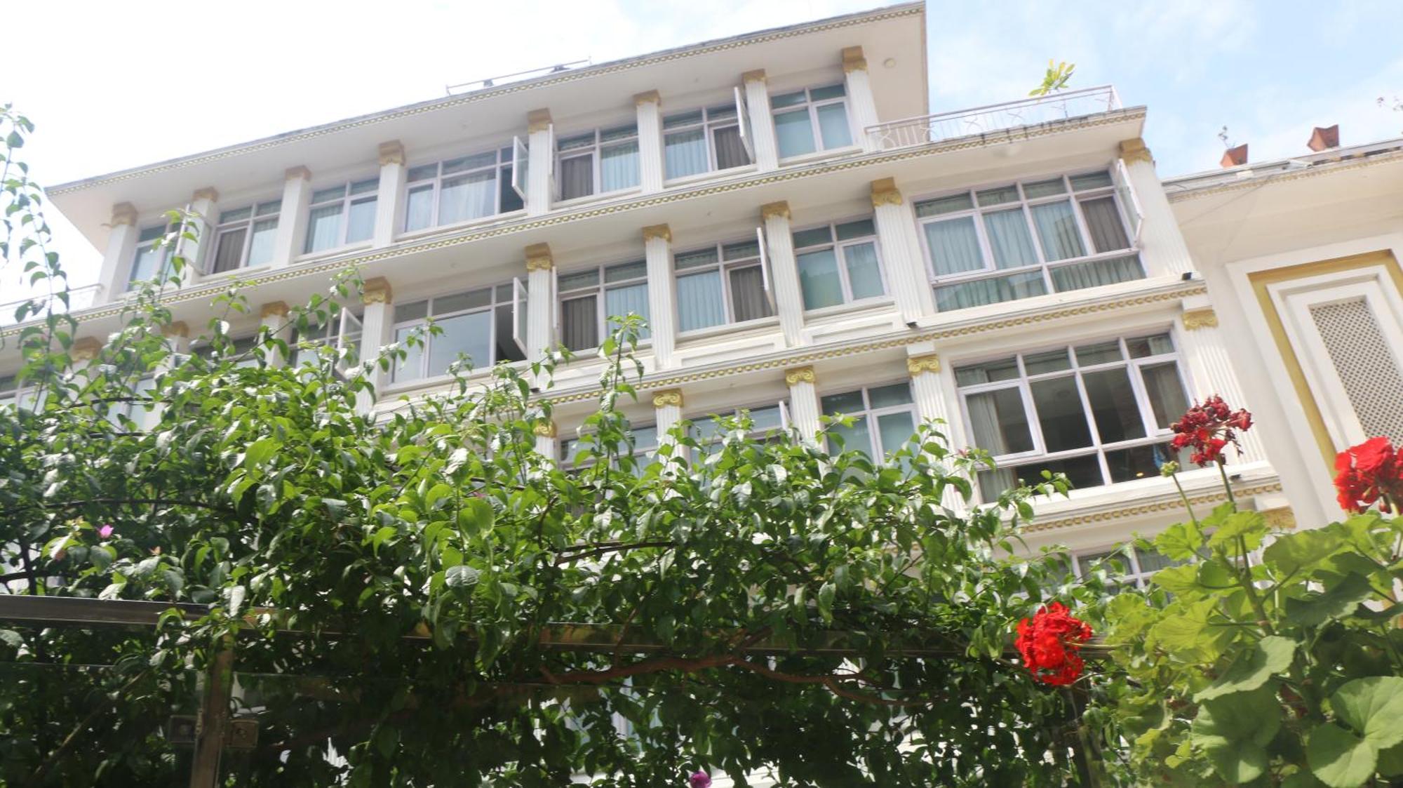 Durbar Hotel&Residence Katmandú Exterior foto